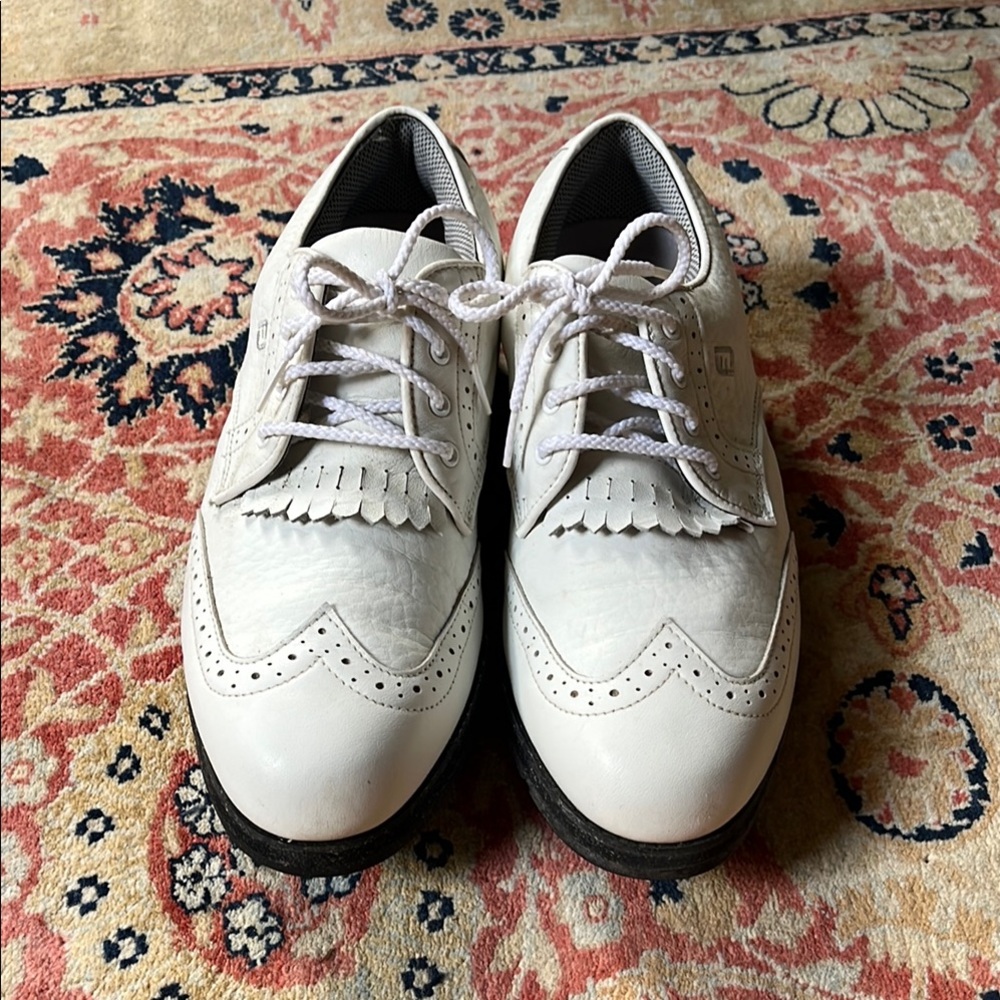 FootJoy White Athletic Shoes for Performance and Comfort